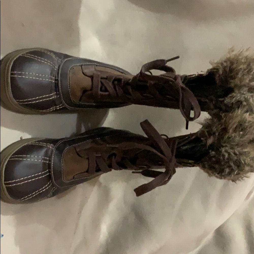 Snow boots